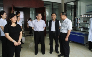 廢棄物資源化國家工程研究中心、昆明理工大學(xué)孫可偉教授,棄物資源化國家工程研究中心常務(wù)副主任、昆明理工大學(xué)教授李如燕博士蒞臨指導(dǎo)