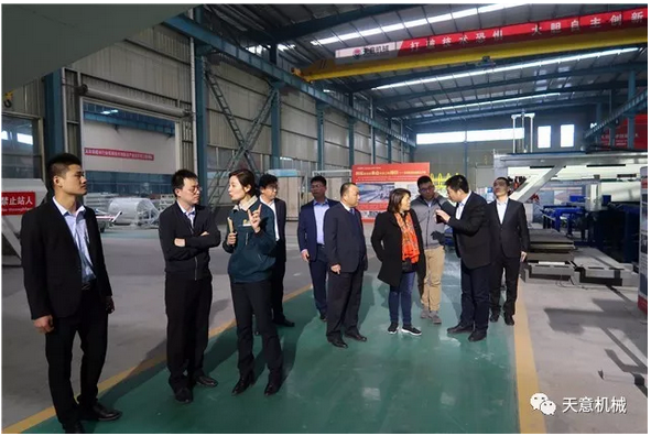 碧桂園集團(tuán)副總裁兼采購(gòu)中心總經(jīng)理?xiàng)铥惻d一行蒞臨天意參觀考察 碧桂園集團(tuán)副總裁兼采購(gòu)中心總經(jīng)理?xiàng)铥惻d一行蒞臨天意參觀考察