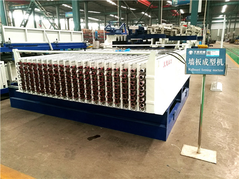 全自動(dòng)墻板機(jī)產(chǎn)量高，一機(jī)多用